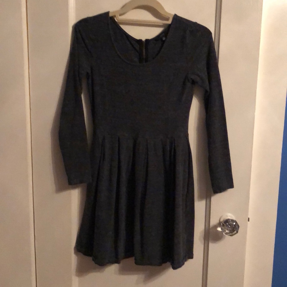 Long sleeve dark grey dress